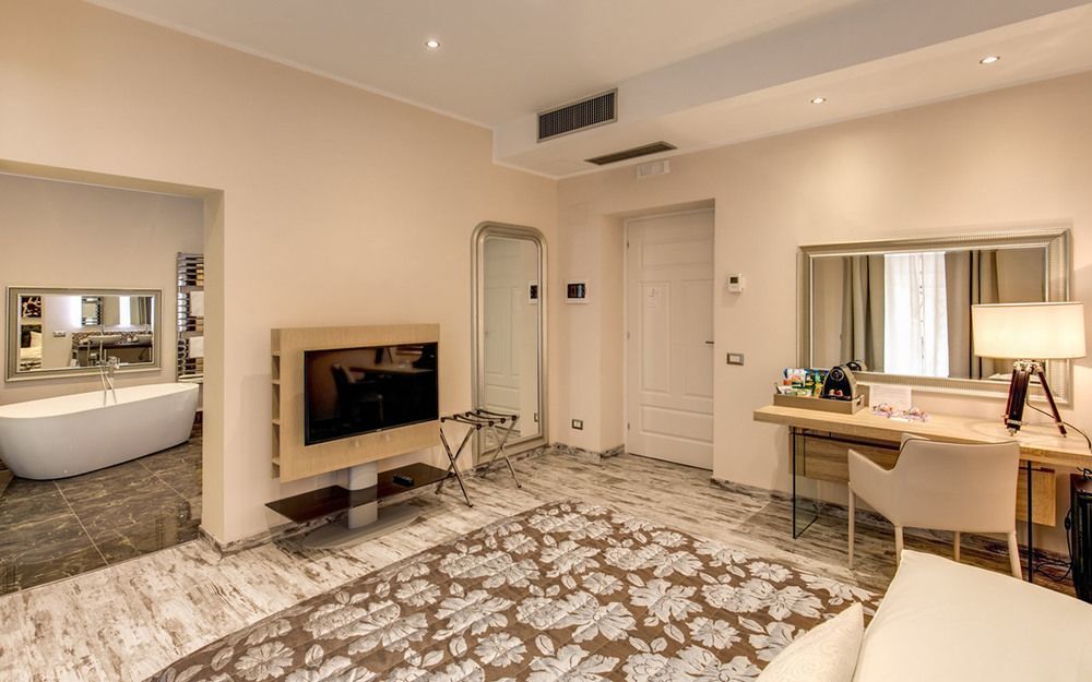 Colonna 18 By Ghor Roma