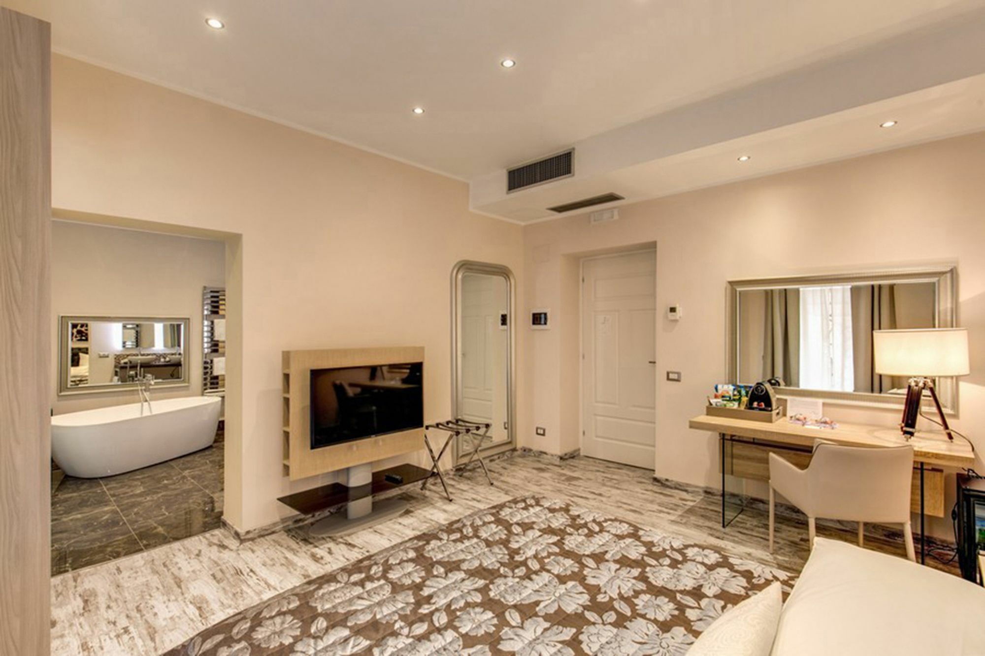 Colonna 18 By Ghor Roma